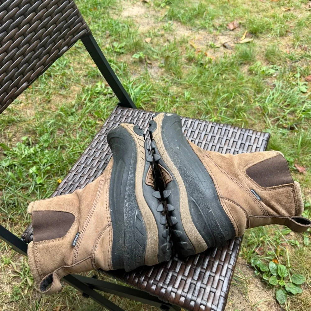 A- The North Face Men Chilkat II Waterproof Insulated Winter Boots Brown US 10
